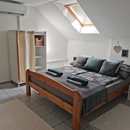 Apartman Rose Eger Exteriör bild