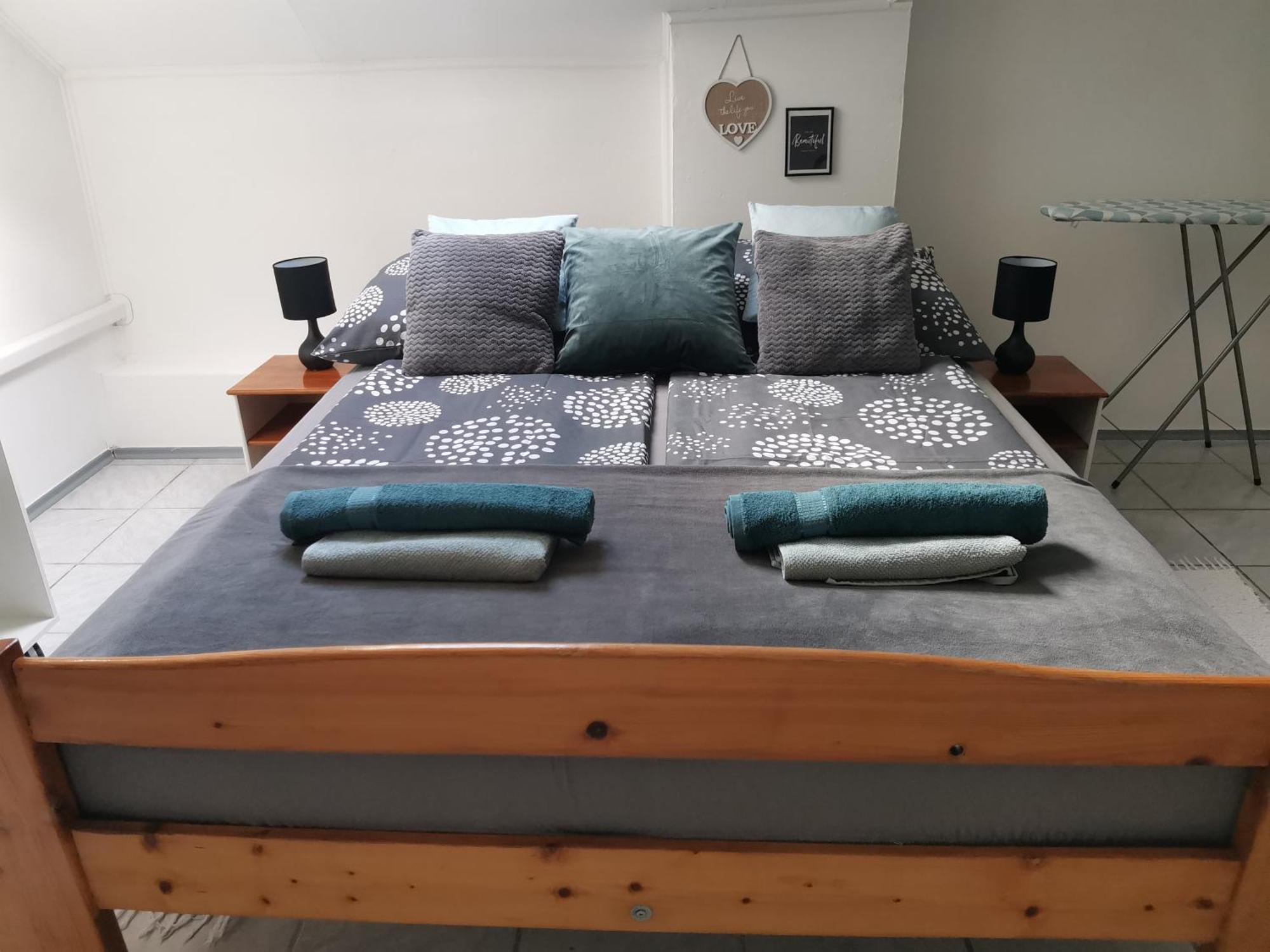 Apartman Rose Eger Exteriör bild
