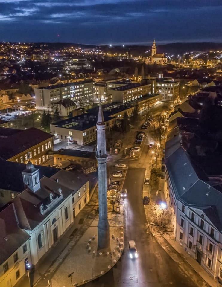 Apartman Rose Eger Exteriör bild